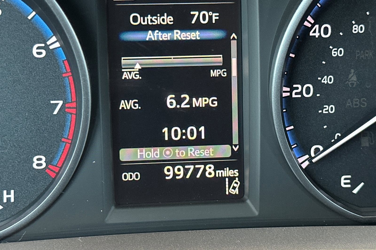 2017 Toyota RAV4 LE photo 27