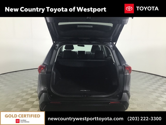 2023 Toyota RAV4 LE photo 17