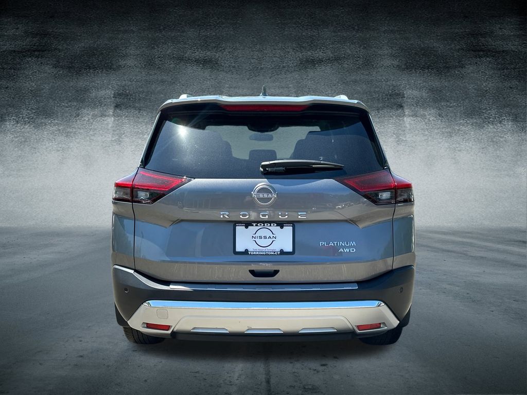 2022 Nissan Rogue Platinum AWD photo 3