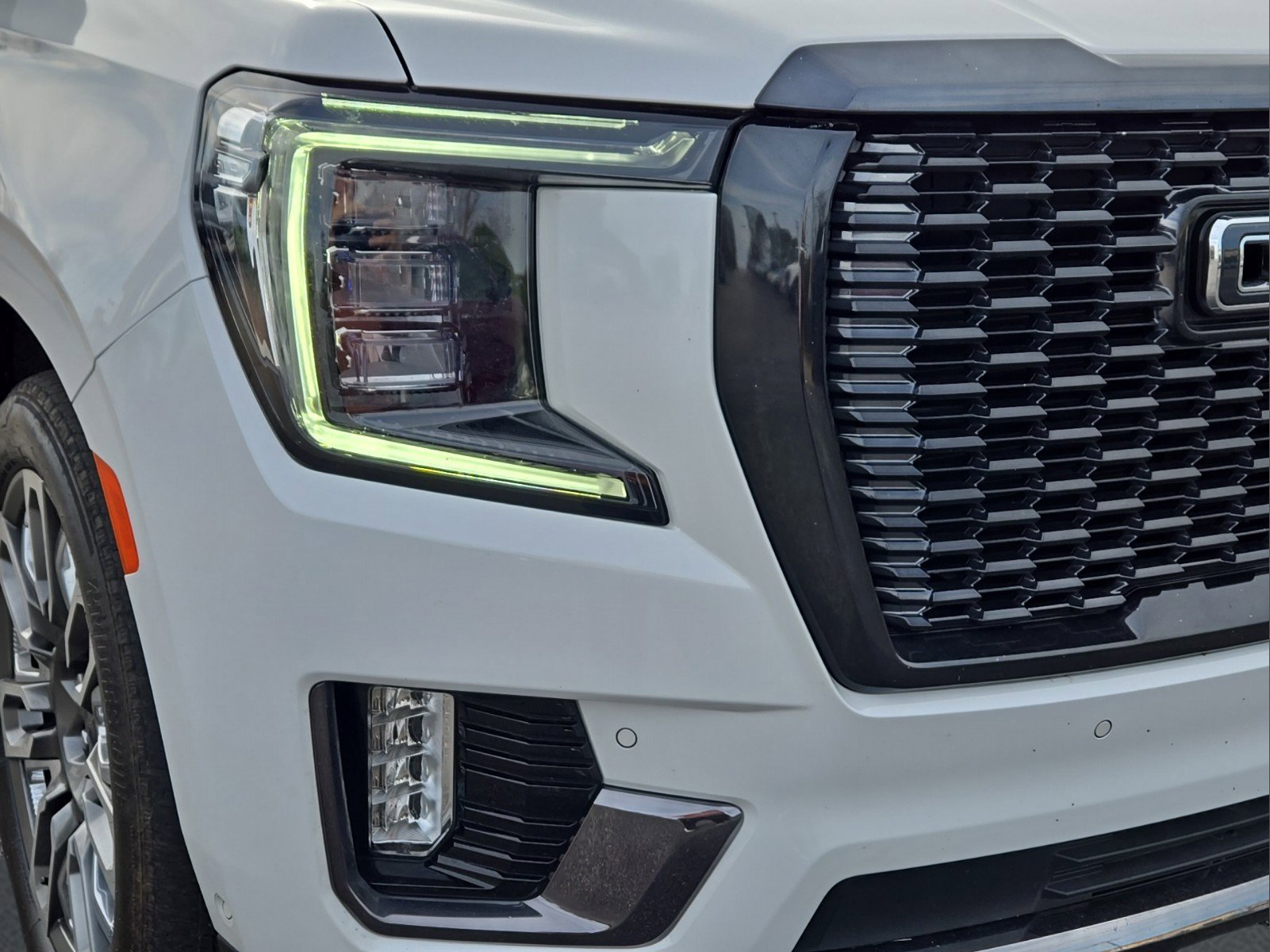 2023 Gmc Yukon Denali Ultimate photo 3