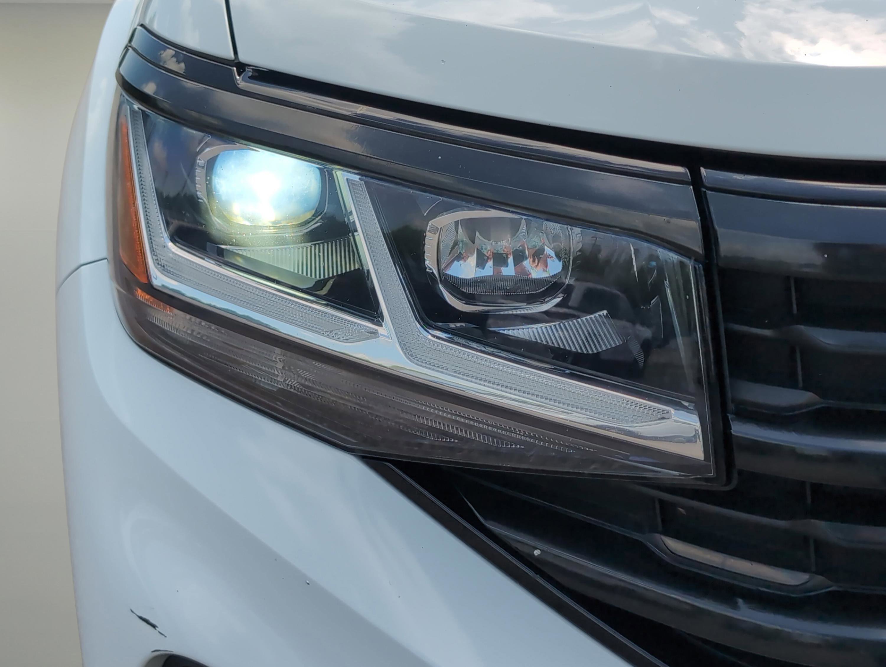 2021 Volkswagen Atlas Cross Sport photo 3