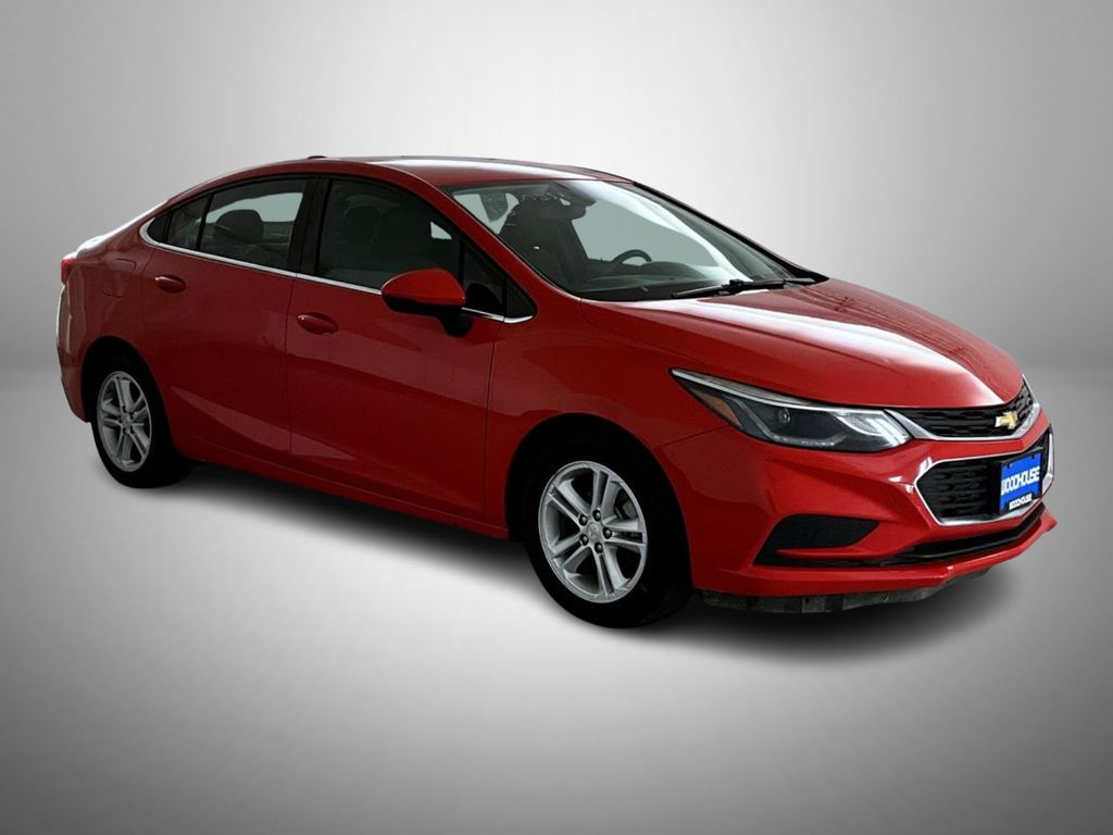 2016 Chevrolet Cruze LT photo 3