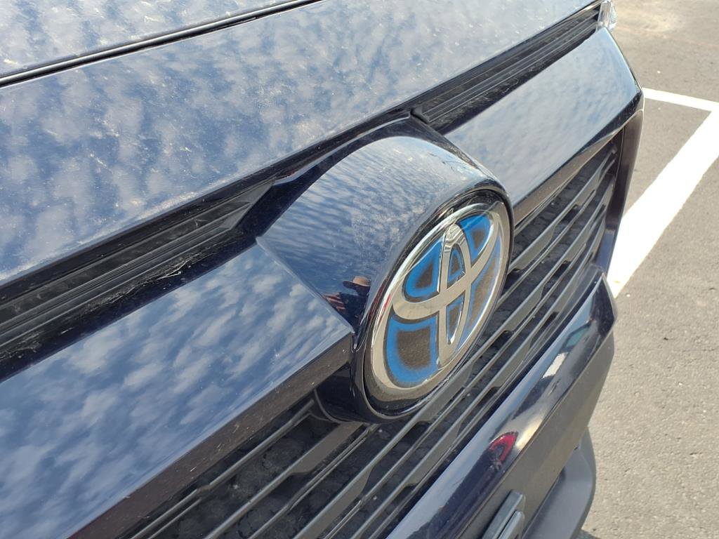 2024 Toyota RAV4 Hybrid XLE photo 10