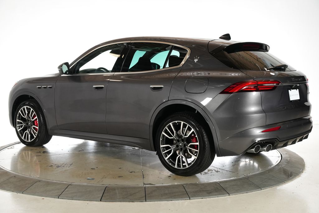 2025 Maserati Grecale photo 2