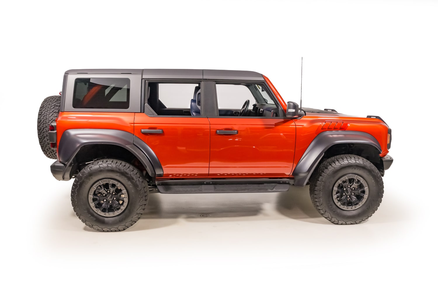 2023 Ford Bronco Raptor photo 8