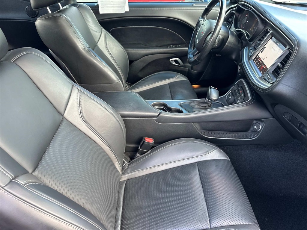 2020 Dodge Challenger SXT photo 16
