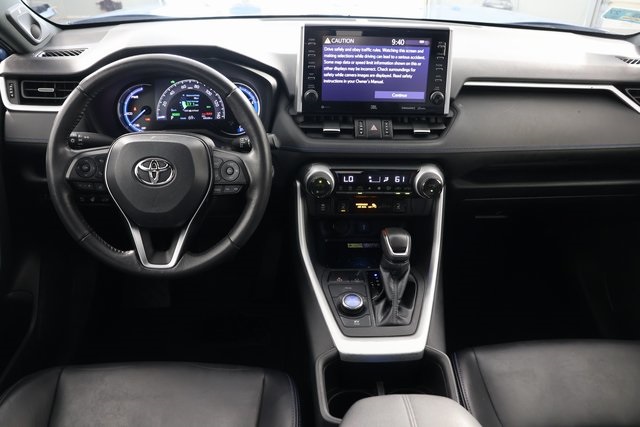 2022 Toyota RAV4 Hybrid XSE photo 2