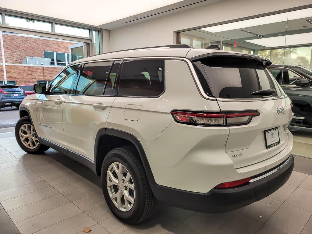 2023 Jeep Grand Cherokee Limited photo 3