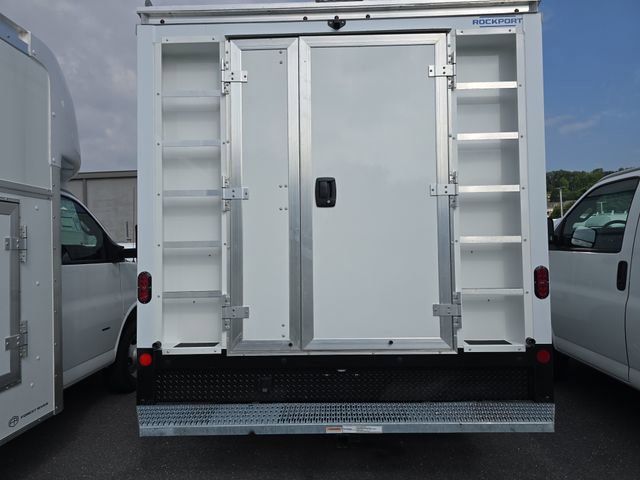 2025 Gmc Savana Cutaway 3500 photo 4
