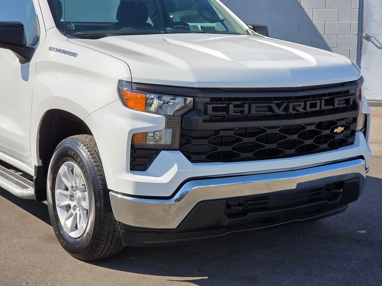 2024 Chevrolet Silverado 1500 photo 3