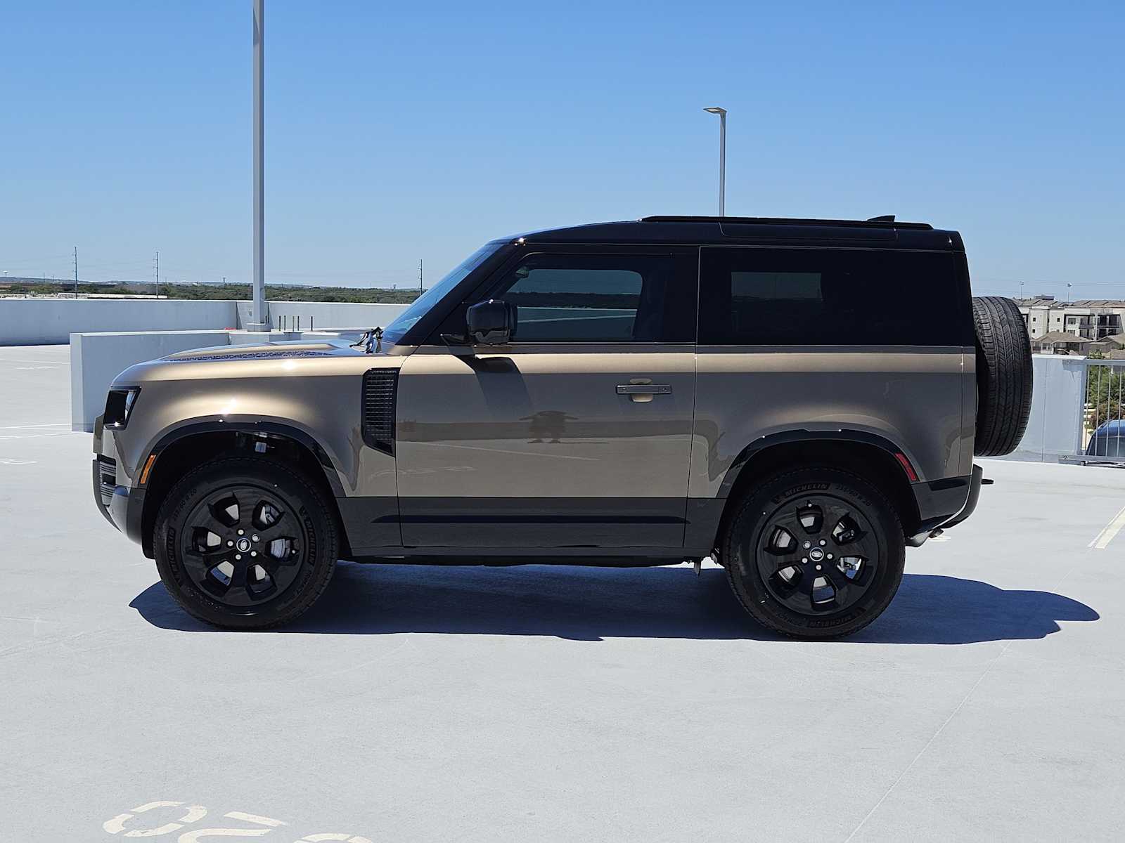 New 2025 GONDWANA STONE Land Rover X-Dynamic SE image 4