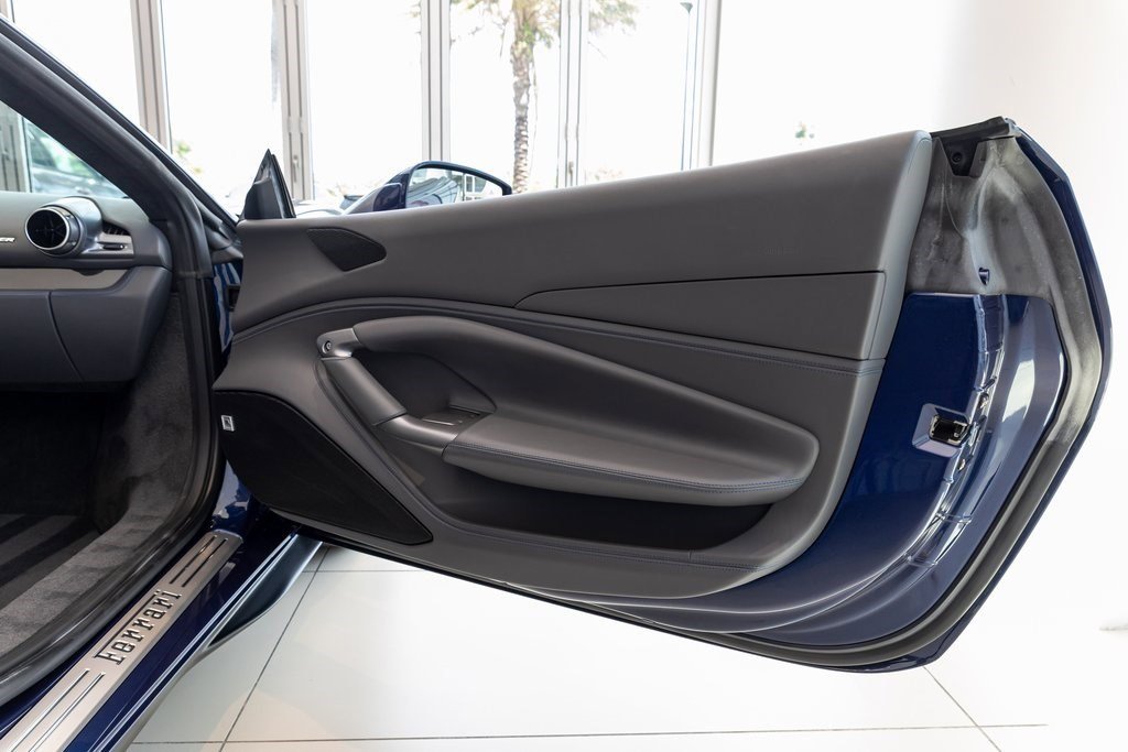 2022 Ferrari F8 Spider photo 37