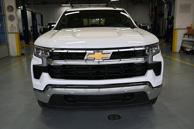 2026 Chevrolet Silverado 1500 LT photo 2