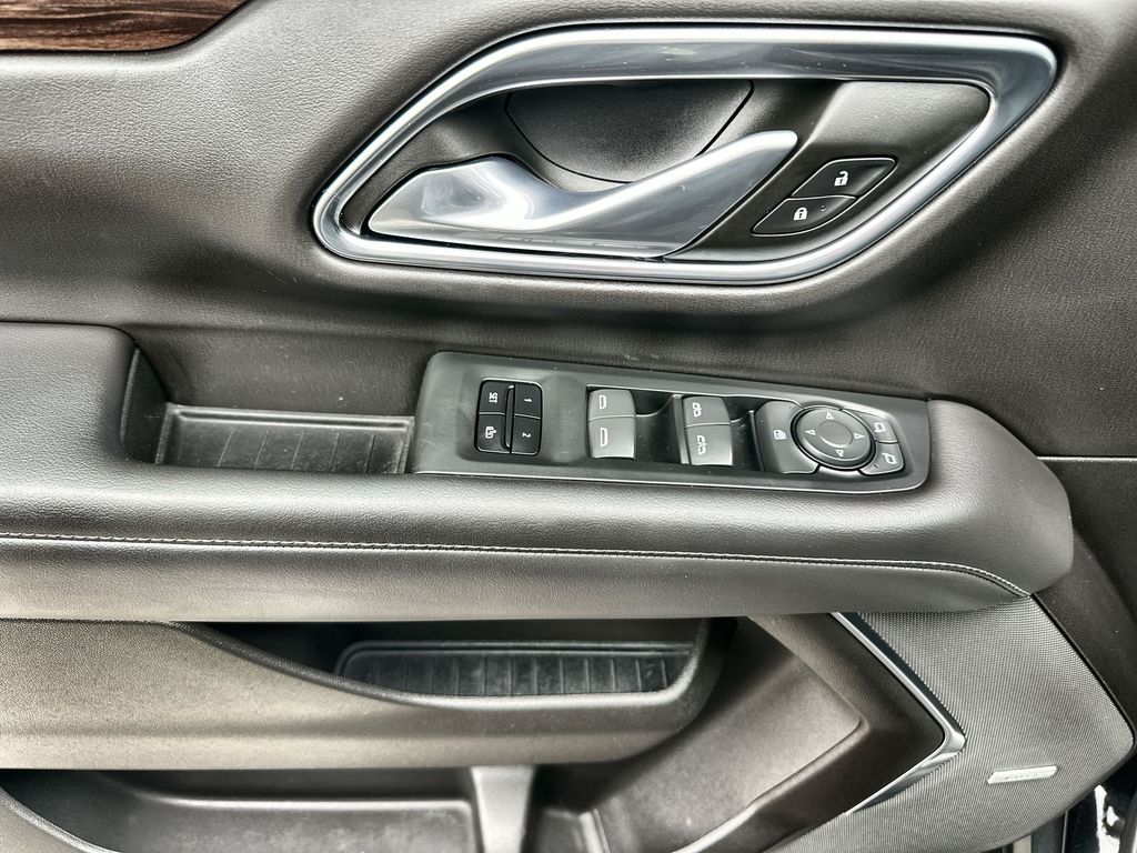 2021 Chevrolet Suburban LT photo 23