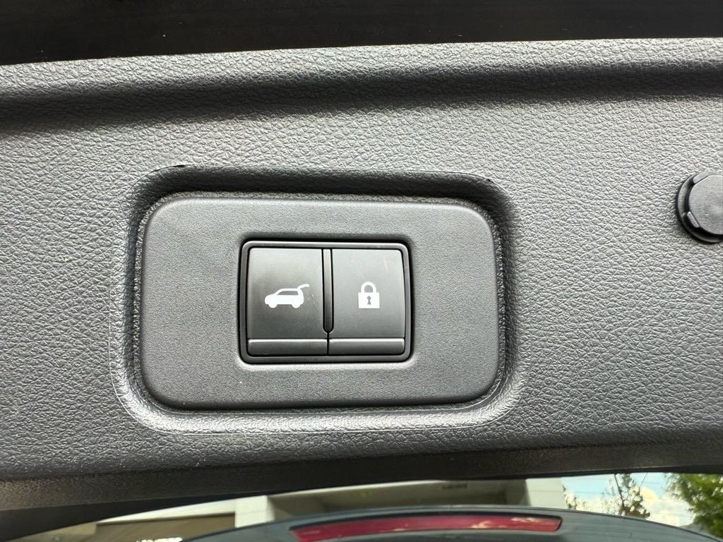2022 Nissan Pathfinder Platinum photo 4