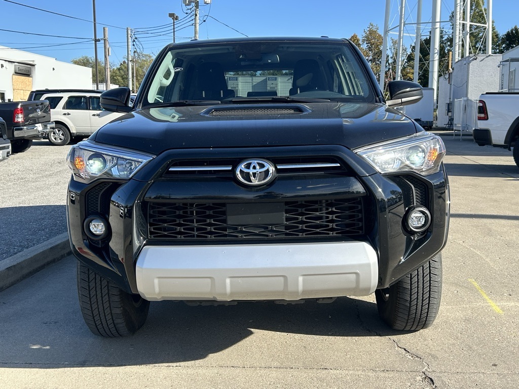 2024 Toyota 4Runner TRD Off-Road photo 2