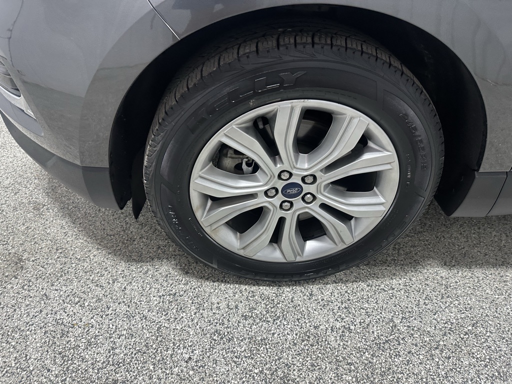 2019 Ford Edge Titanium photo 7