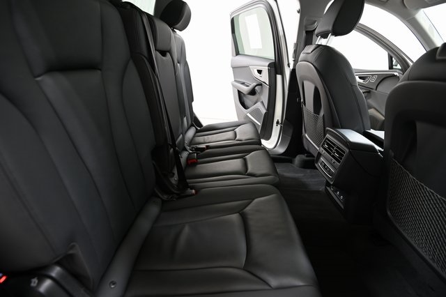 2023 Audi Q7 55 Premium Plus photo 24