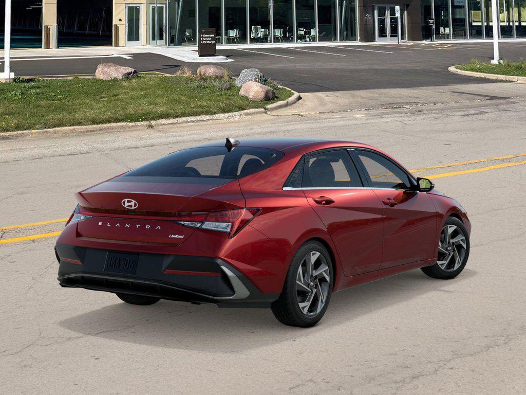 2025 Hyundai Elantra Limited photo 4