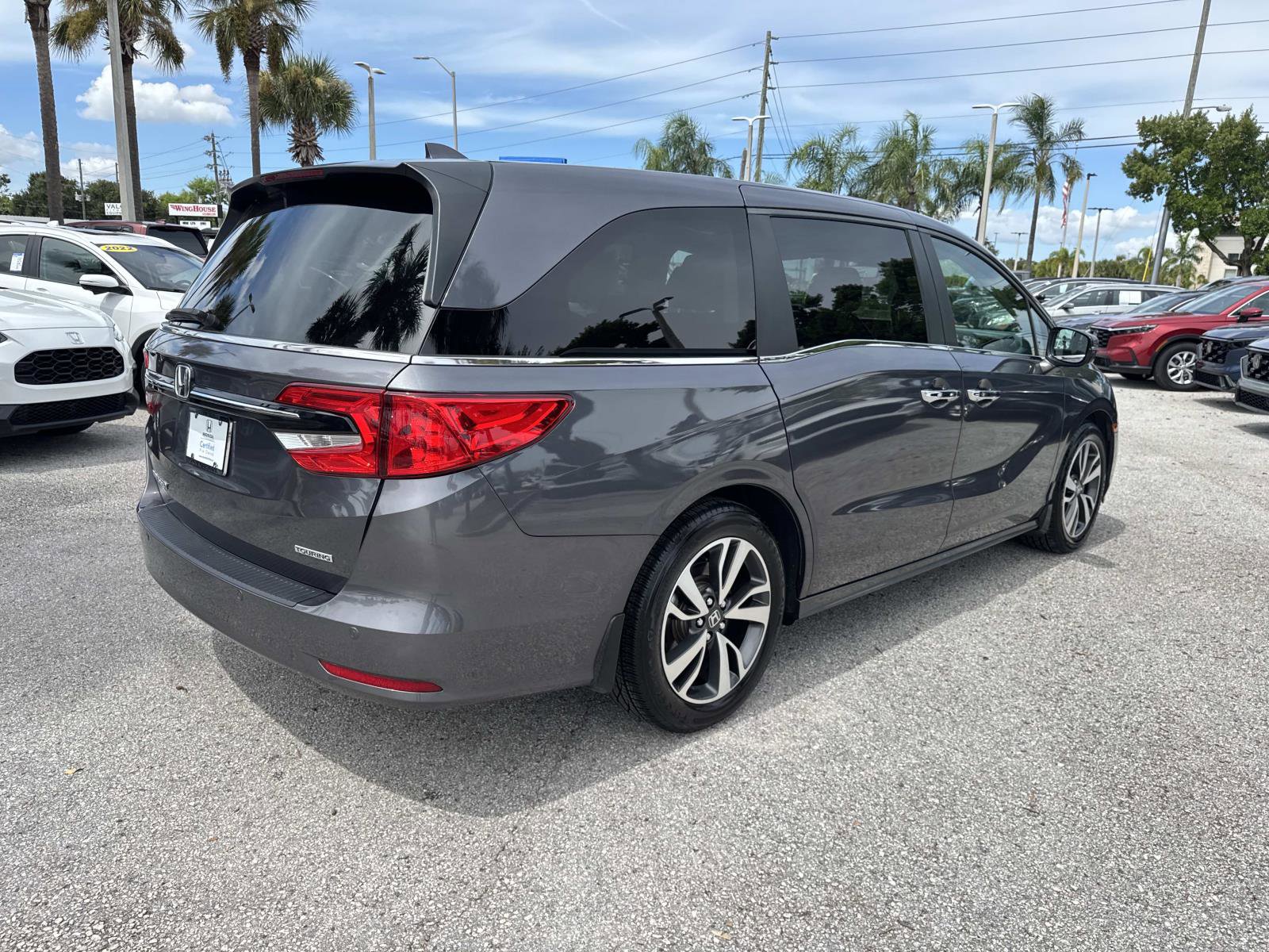 2024 Honda Odyssey Touring photo 3
