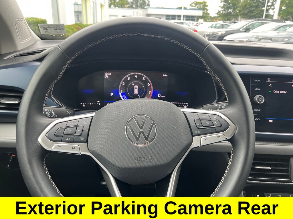 2024 Volkswagen Taos SE photo 14
