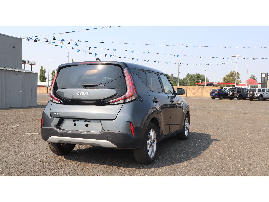 2023 Kia Soul LX photo 4