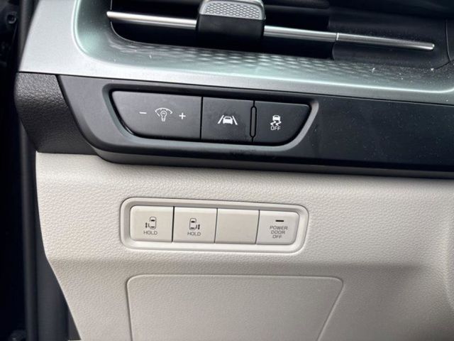 2023 Kia Carnival LX photo 19