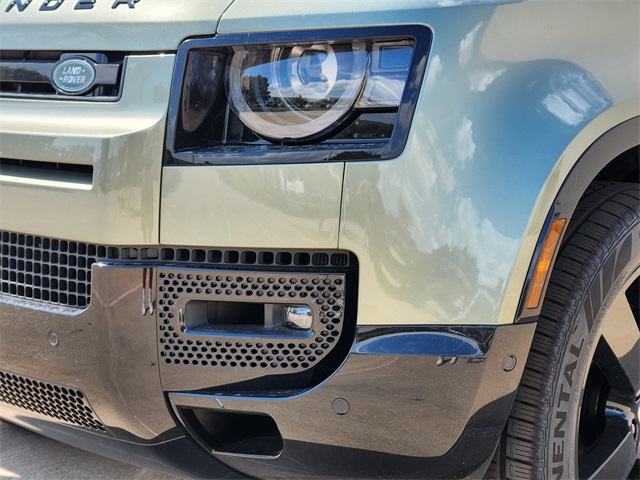 2025 Land Rover Defender 110 X-Dynamic SE photo 5