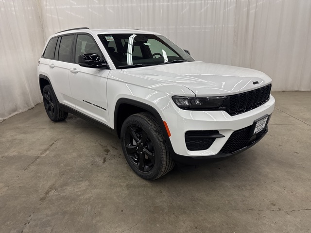 2025 Jeep Grand Cherokee Altitude's photo