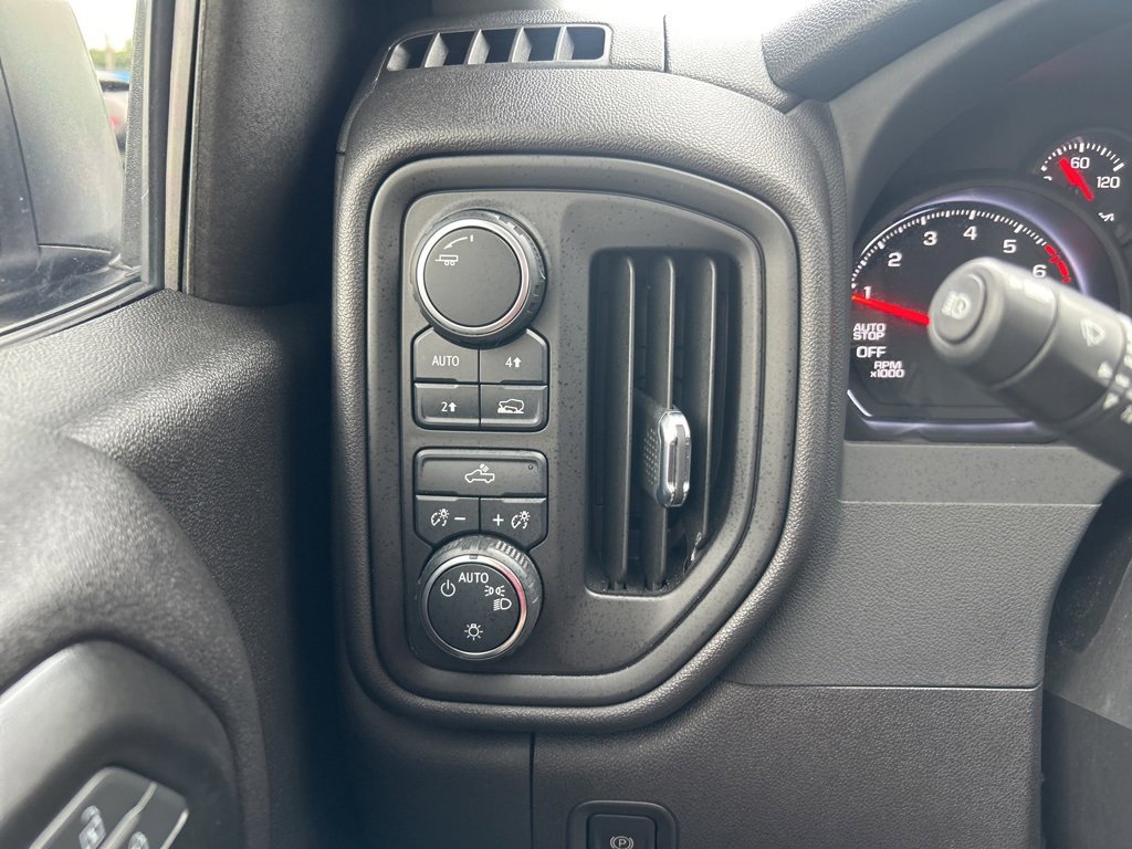 2022 Chevrolet Silverado 1500 Custom photo 22