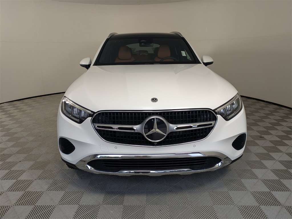 2026 Mercedes Benz GLC 300 photo 2