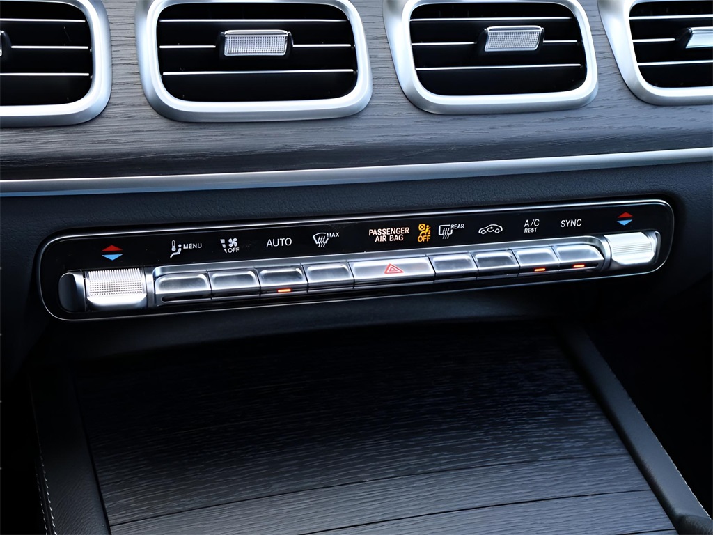 2025 Mercedes Benz GLS 450 4MATIC photo 27