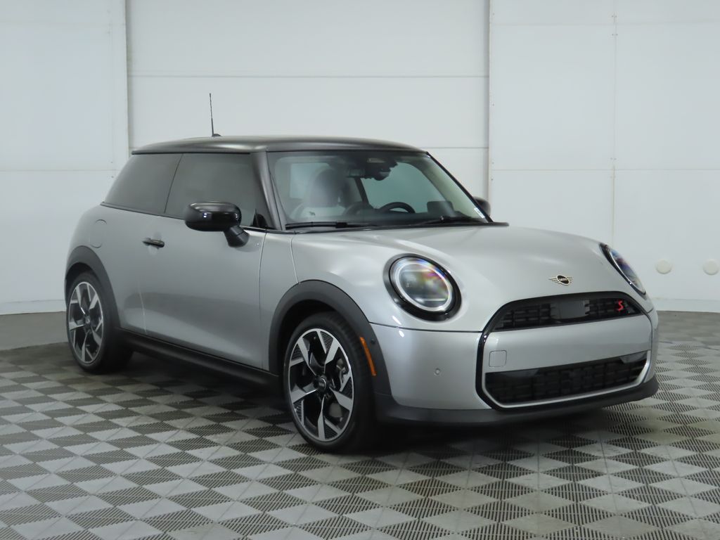 2025 Mini Cooper 2 Door Hardtop Signature photo 3