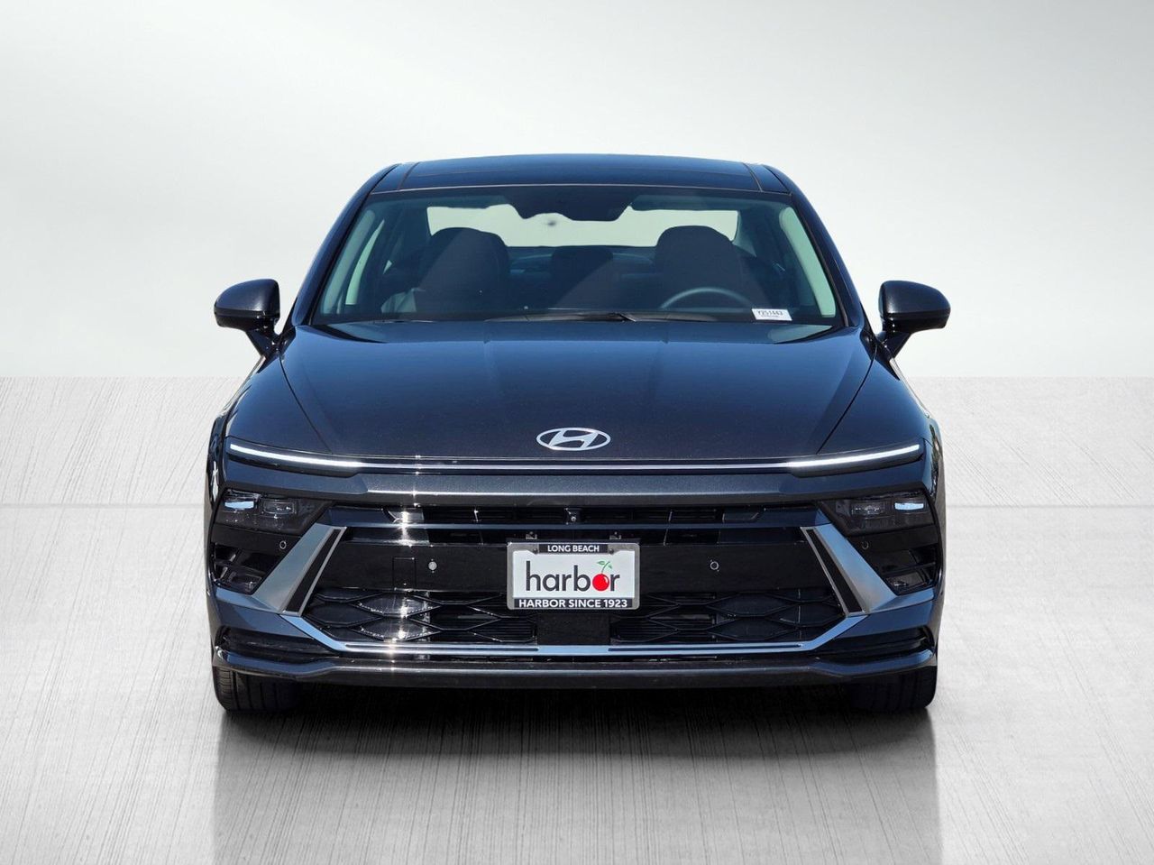 2025 Hyundai Sonata Hybrid Limited photo 2