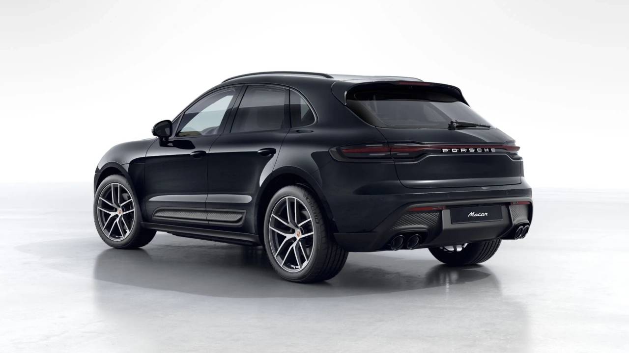2026 Porsche Macan T photo 2