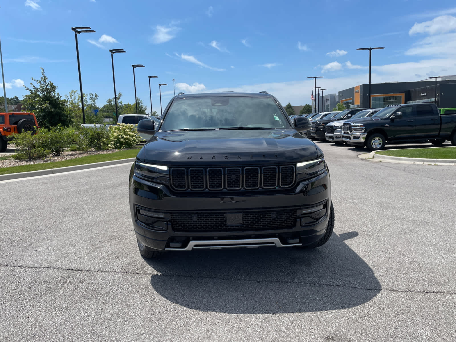 2025 Jeep Wagoneer Series II Overland photo 2