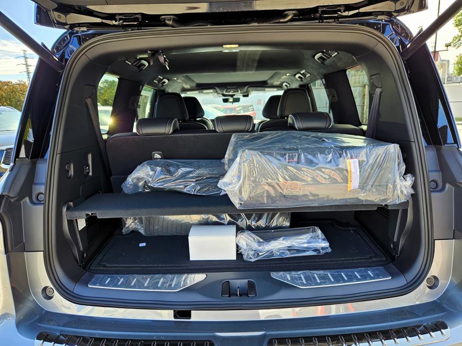 2026 Infiniti QX80 photo 12