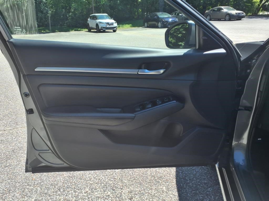 2023 Nissan Altima 2.5 SV photo 14