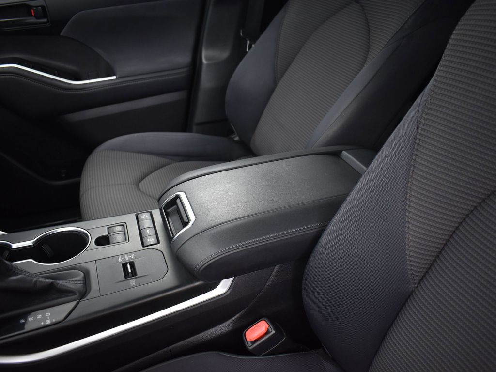 2020 Toyota Highlander L photo 9