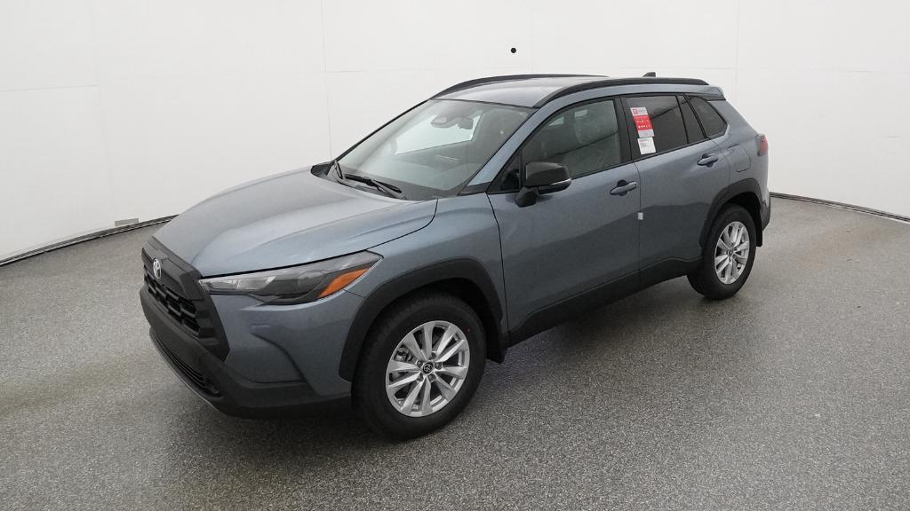 2026 Toyota Corolla Cross LE's photo