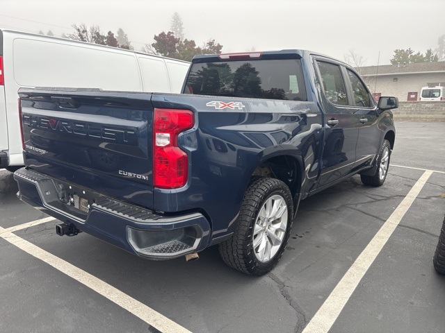 2023 Chevrolet Silverado 1500 Custom photo 2