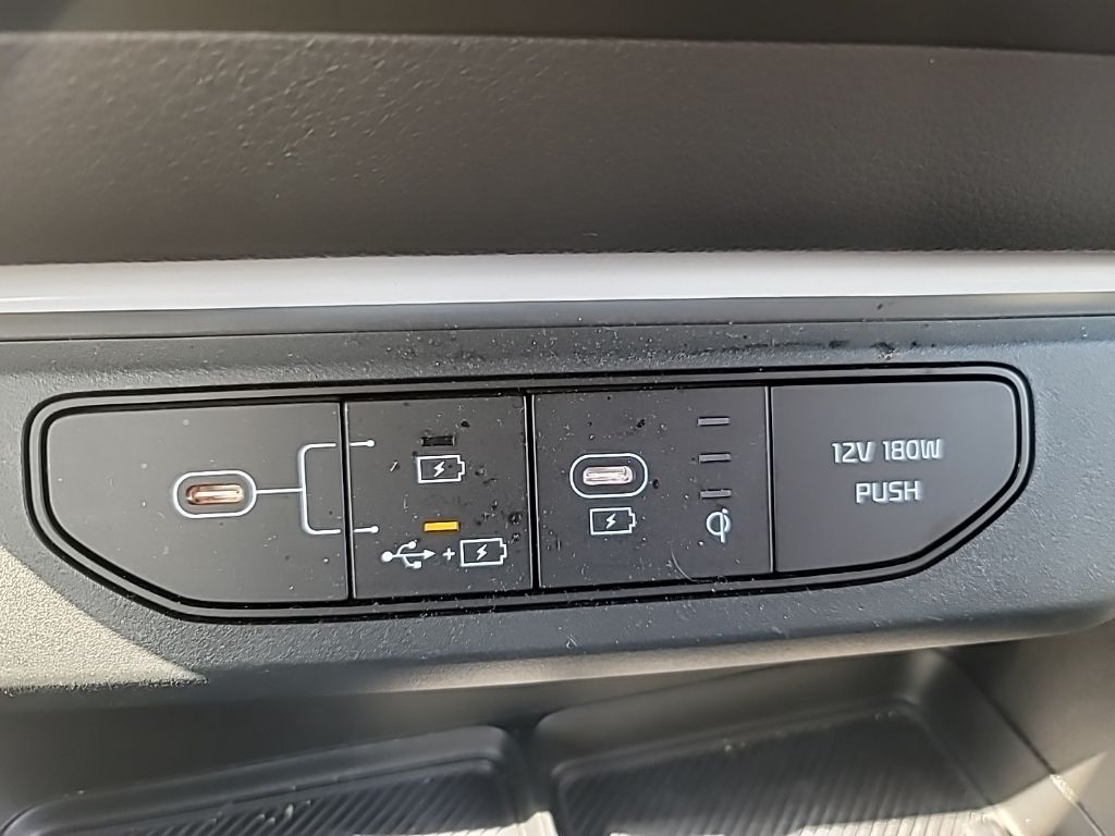 2025 Kia Carnival SX Prestige photo 13