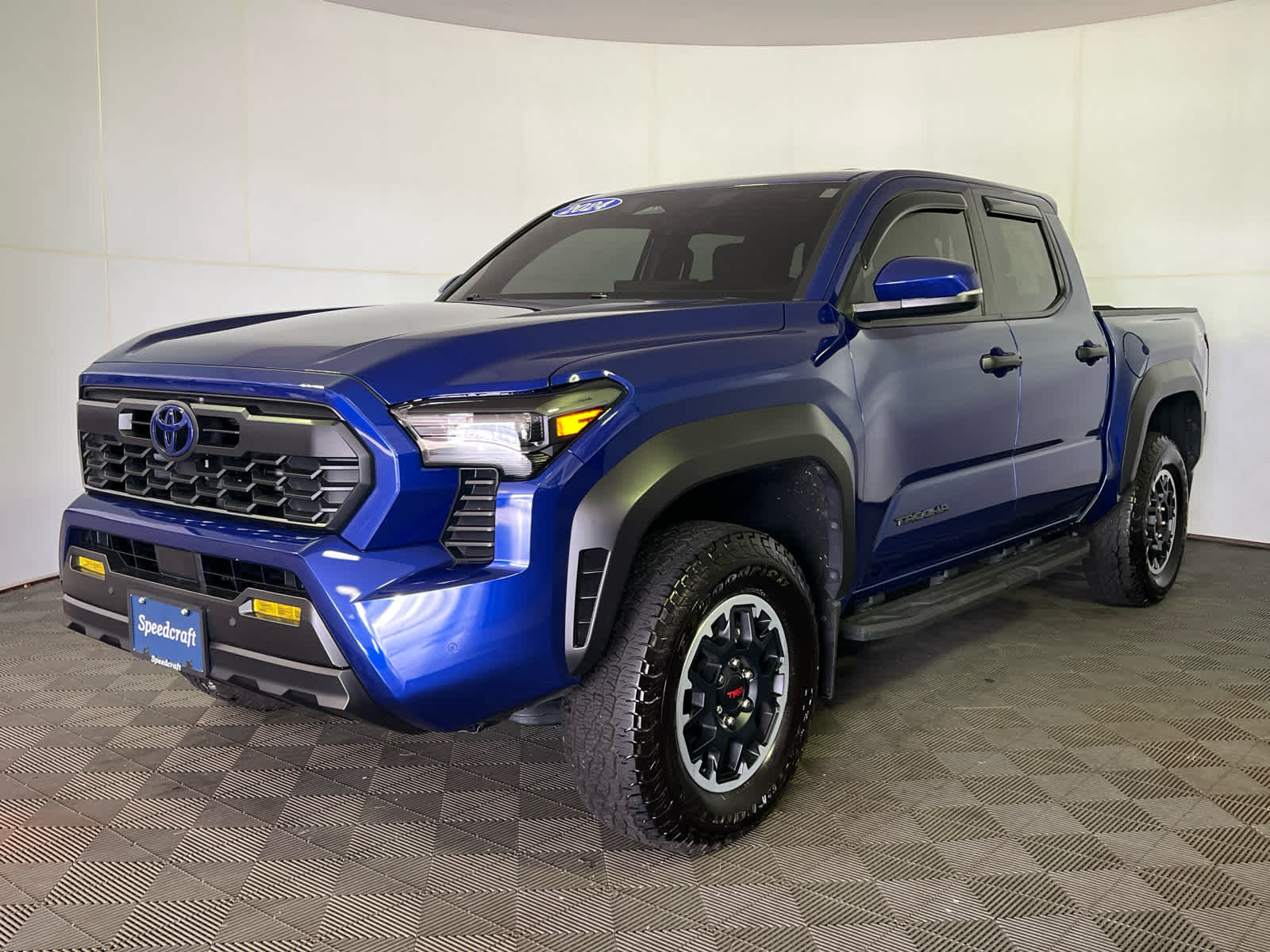 2024 Toyota Tacoma TRD photo 4