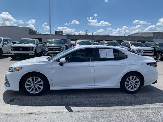 2023 Toyota Camry LE photo 4
