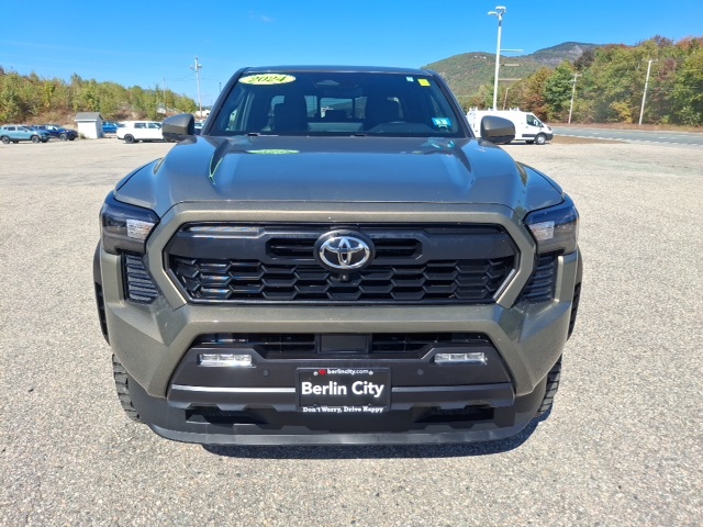 2024 Toyota Tacoma TRD photo 8