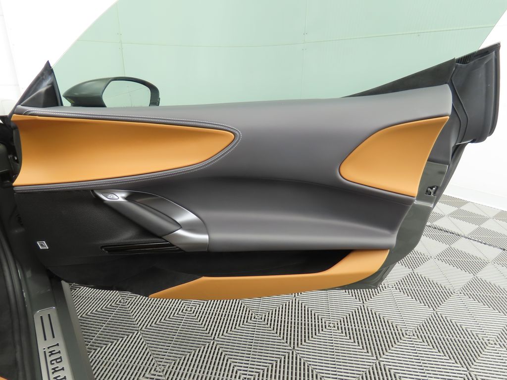 2024 Ferrari SF90 Stradale Base photo 18