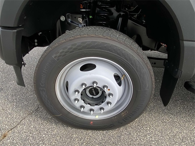 2025 Ford F-550 photo 7