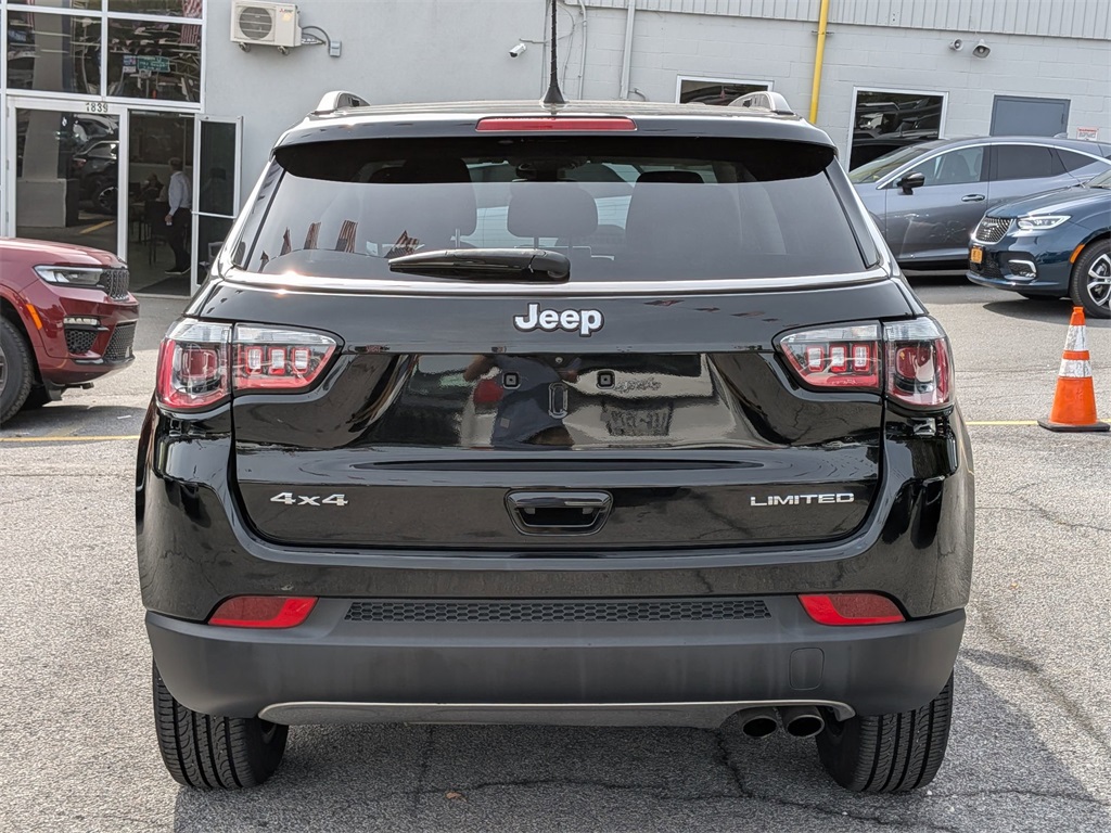 2022 Jeep Compass Limited photo 2