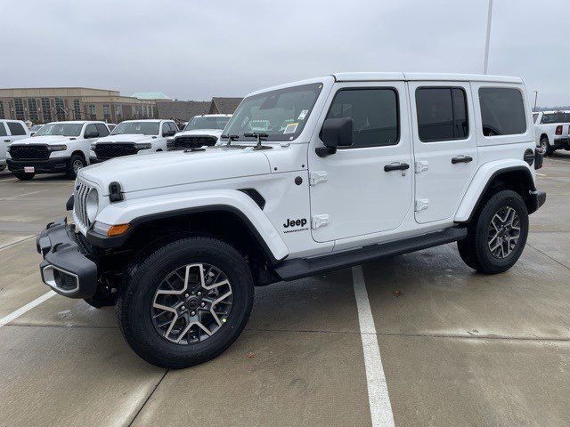 2026 Jeep Wrangler 4-Door Sahara's photo