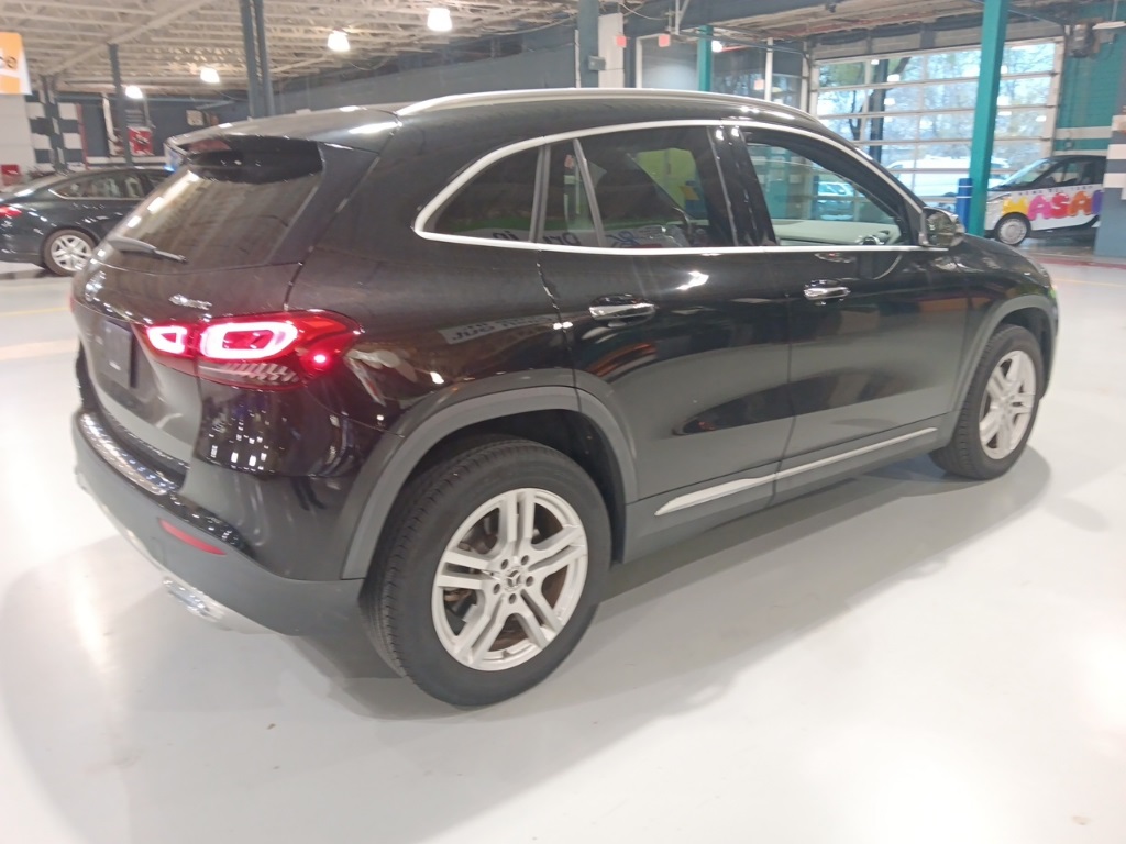 2022 Mercedes Benz GLA 250 4MATIC photo 3